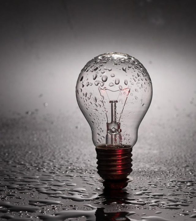 bulb, light bulb, wet-2287759.jpg
